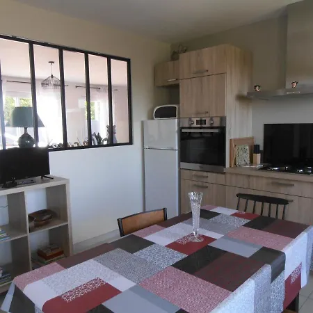 : Maison Confort, 4 Adultes Et 1 Bebe *