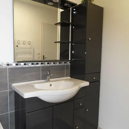 : Maison Confort, 4 Adultes Et 1 Bebe Holiday home *